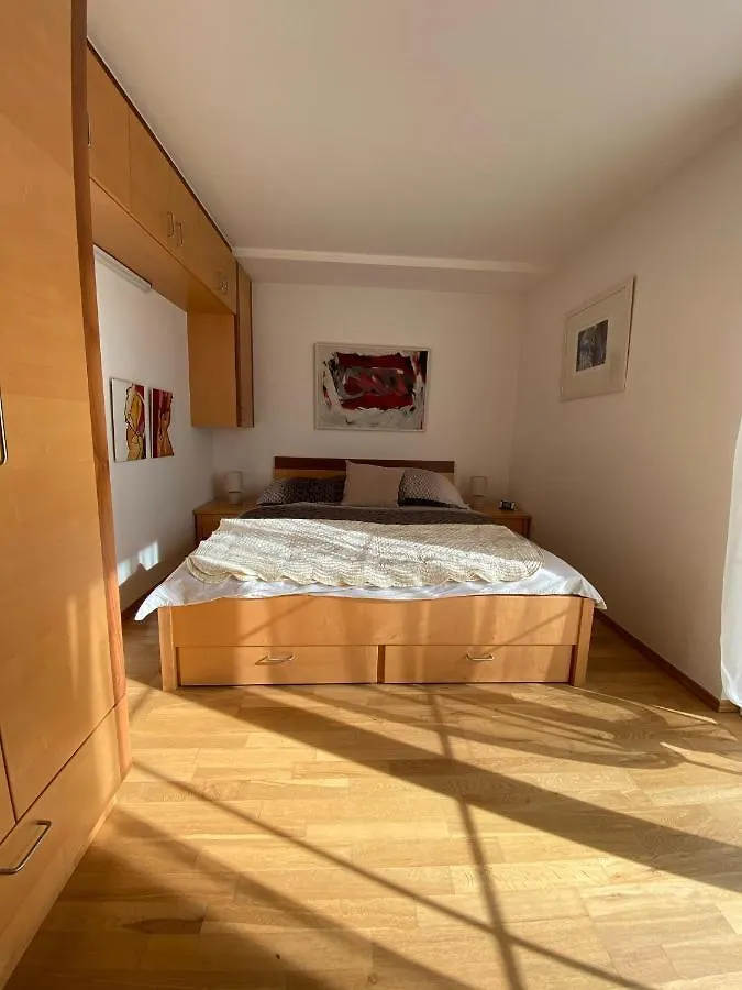 Modernes Alpenapartment Mit Sauna Wintergarten Und Pool Salzburg Apartman
